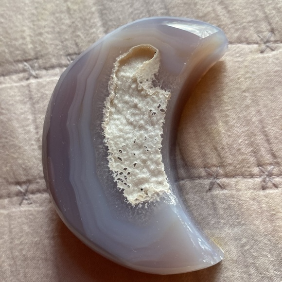 Agate Druzy Moon. GORGEOUS 🔥. Sparkling. Bluish grey tones with bright druzy/wt - Picture 5 of 17